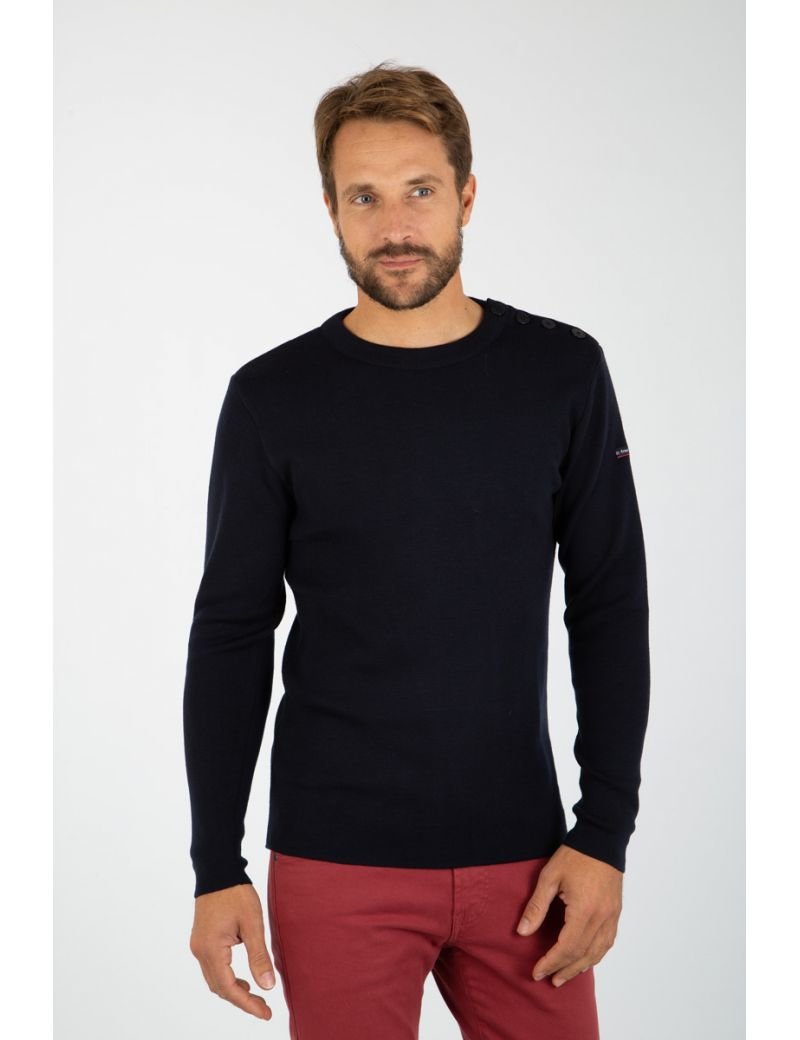 Pull marin Goulenez bleu marine uni, coloris Navire, porté de face